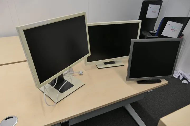 3x Monitor